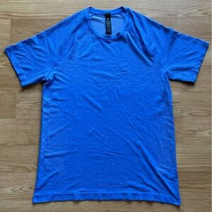 Lululemon Metal Vent Workout Shirt
